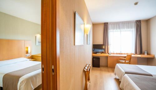 Two Connecting Double Rooms