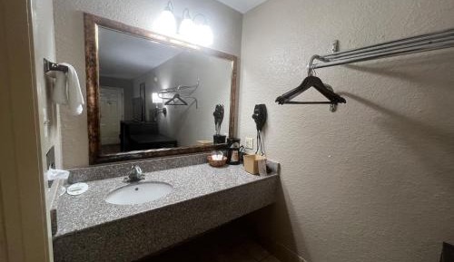 King Room - Non-Smoking