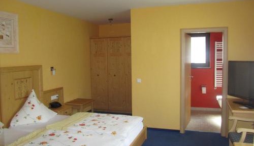 Apartment (3 Adults)