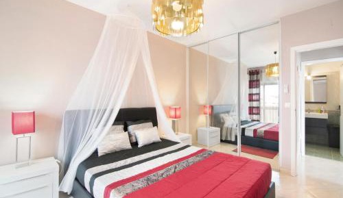 Superior One-Bedroom Apartment with Balcony