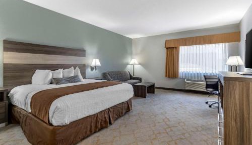 King Suite with Sofabed - Non-Smoking