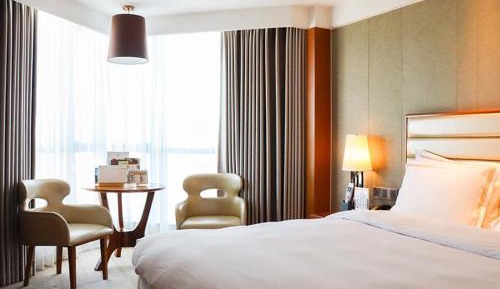 Executive Queen Room