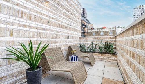 Penthouse Deluxe Apartment with Terrace