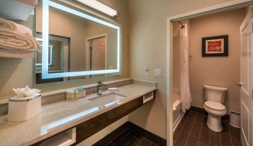 Queen Studio Suite with Two Queen Beds - Non-Smoking