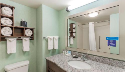 Queen Room with Two Queen Beds (4 Adults)