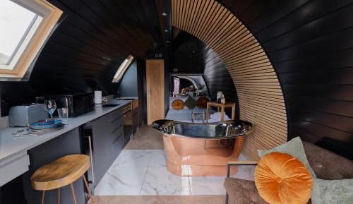 Boujee Glamping Pod (no dogs)