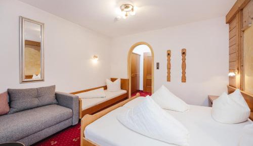 Basic Triple Room
