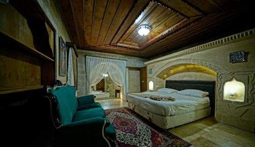 Family Cave Room