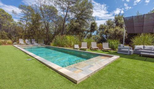 Villa with Garden View
