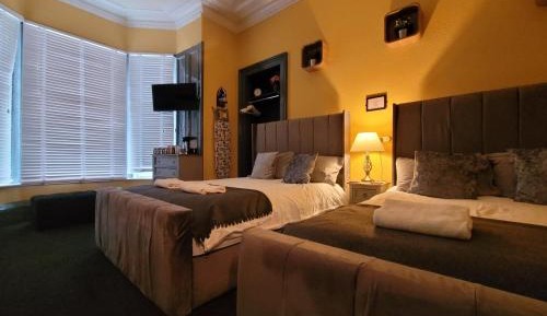 Deluxe Quadruple Room