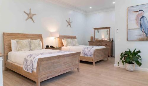 Deluxe Queen Room with Two Queen Beds