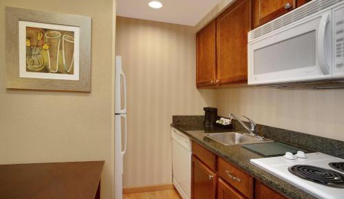 One-Bedroom King Suite - Non-Smoking