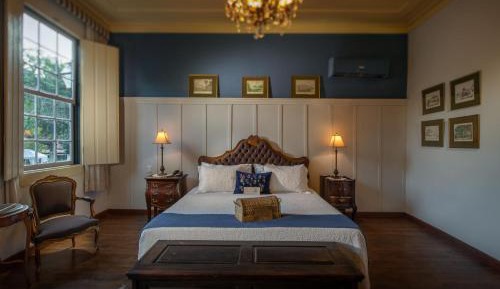 King Room with Spa Bath