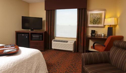 King Room with King Bed - Non-Smoking