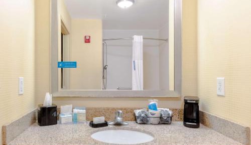 Queen Room with Two Queen Beds - Mobility Access/Non-Smoking