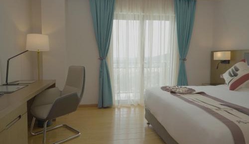 Deluxe King Room