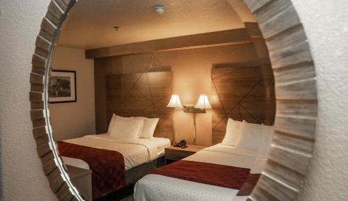 Queen Room with Two Queen Beds - Non-Smoking