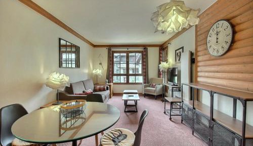 One-Bedroom Apartment with Balcony and Mountain View  