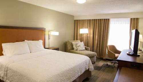 King Room with King Bed - Non-Smoking