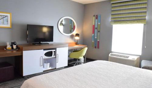 King Room with Accessible Tub - Mobility and Hearing Access/Non-Smoking