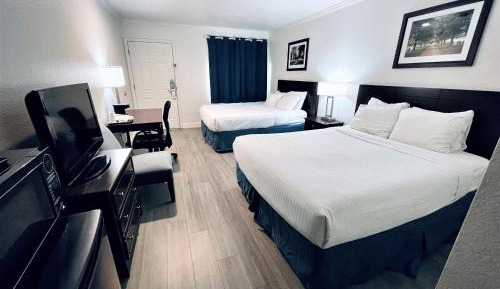 Standard Queen Room with Two Queen Beds