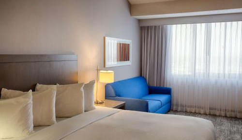 Deluxe King Room - Non-Smoking