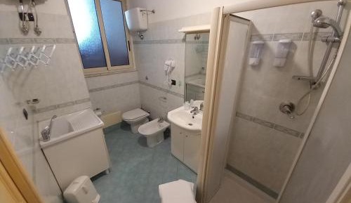 Quadruple Room with Private Bathroom