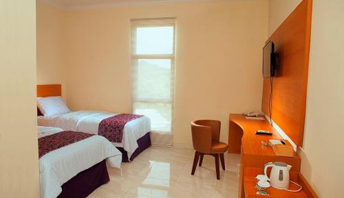Twin Room with Shower