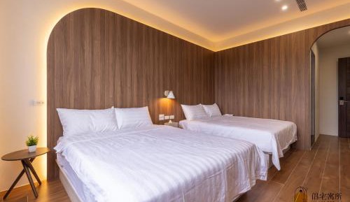 Quadruple Room with Private Bathroom