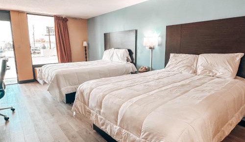 2 Queen Bed Smoking