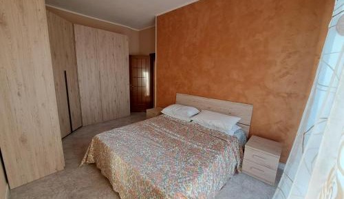 Queen Room with Shared Bathroom