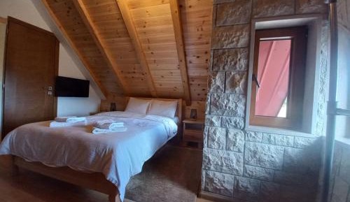 Studio with Mountain View