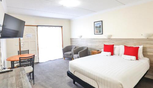 Standard Queen Room