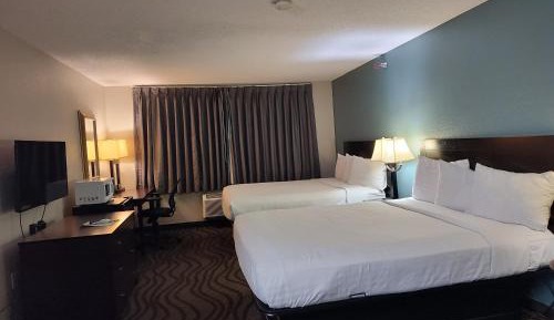 Queen Suite with Two Queen Beds, Mobility Access and Bathtub with Grab Bars, Non-Smoking