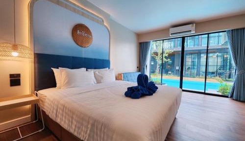 Double Room with Pool View