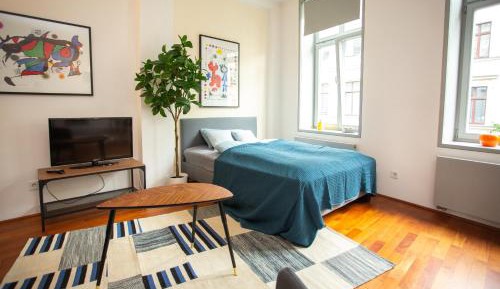 Apartment with Garden View