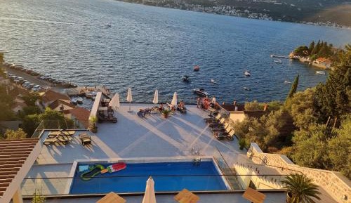 Double Room with Balcony and Sea View