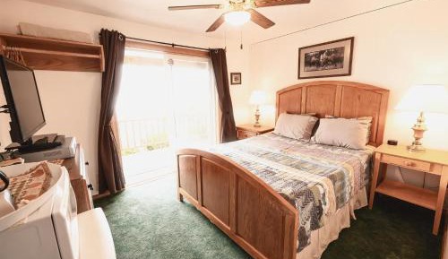 One-Bedroom Holiday Home