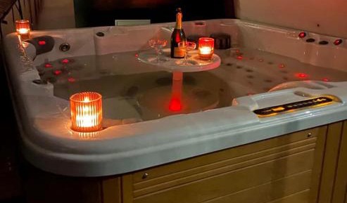 Suite with Hot Tub