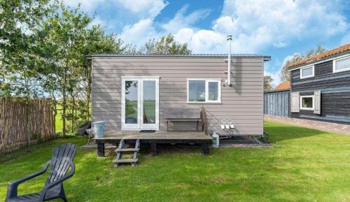 One-Bedroom Holiday Home