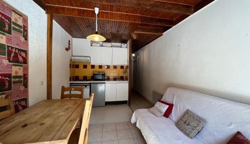 Apartment (4 Adults)