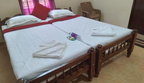 Deluxe Double Room (2 Adults + 1 Child)