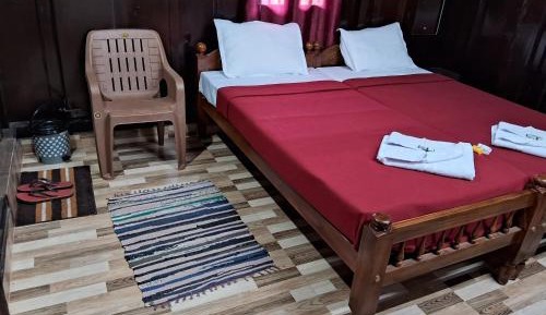 Deluxe Room (2 Adults + 1 Child)