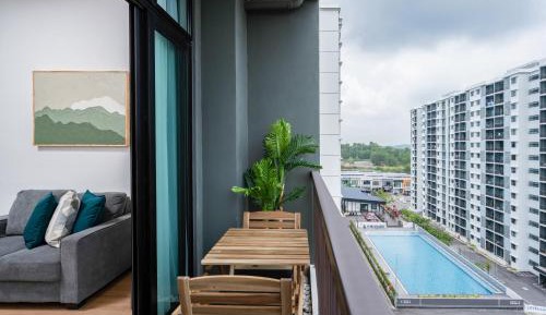 Apartment with Mountain View