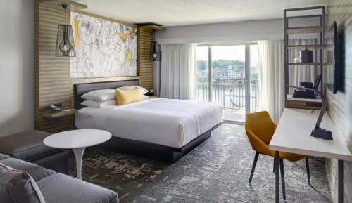Guest room, 1 King, Sofa bed, Lake view, Balcony