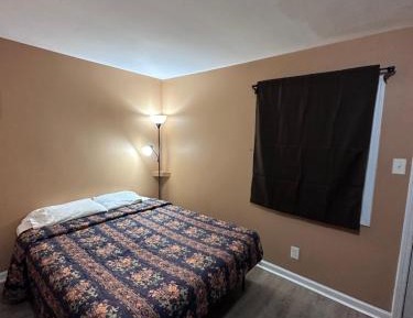 Queen Room - Non-Smoking