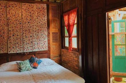 Deluxe Double Room (2 Adults + 1 Child)