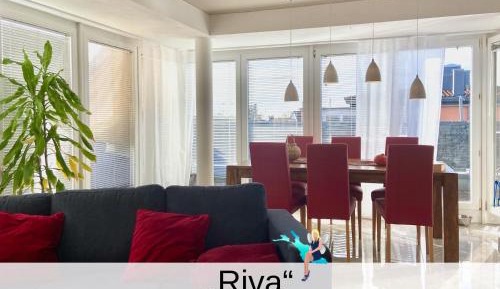 Apartment with Mountain View