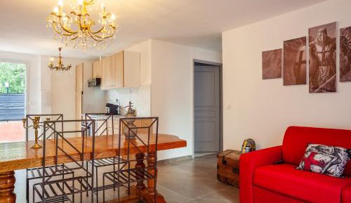 Superior One-Bedroom Apartment