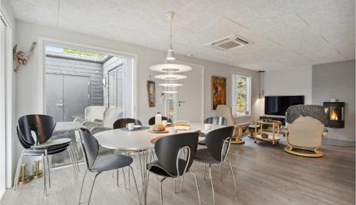 Four-Bedroom Holiday Home